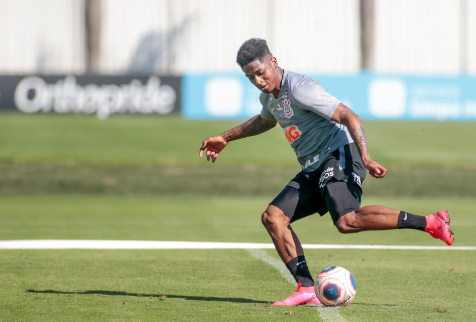 Yony Gonzalez teve passagem relmpago pelo Corinthians em 2020