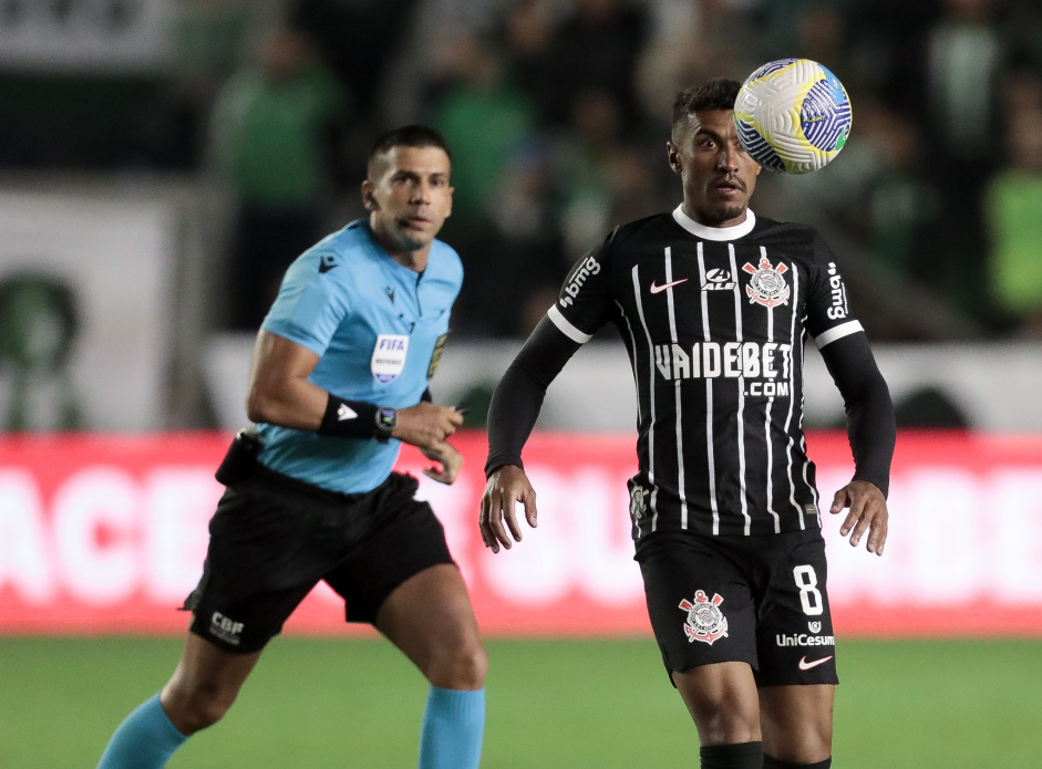 Paulinho lamentou a falta de eficincia no ataque do Corinthians