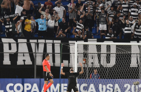 Corinthians superou o Nacional, por 2 a 0, pela quarta rodada da Sul-Americana