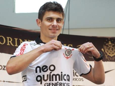 Corinthians aceita negociar Alex. Decisão de trocar de clube agora depende apena