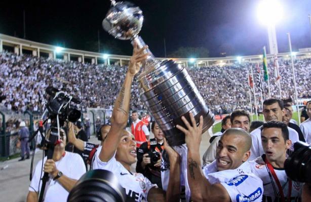 Corinthians foi campeo da Libertadores em 4 de julho de 2012