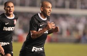Emerson fez o gol do Corinthians e depois foi expulso no grito dos jogadores do Santos