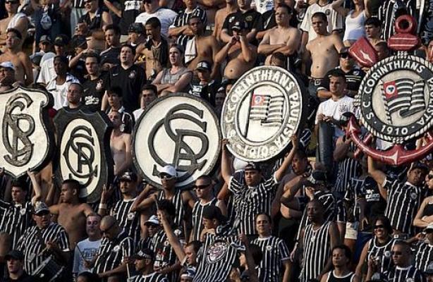 O Corinthians tem 51 mil scios torcedores adimplentes