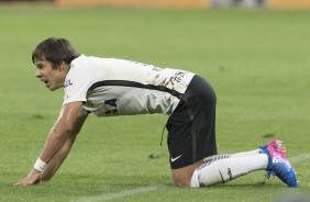 Romero marca de cabea, mas tem gol anulado contra o Vitria; assista