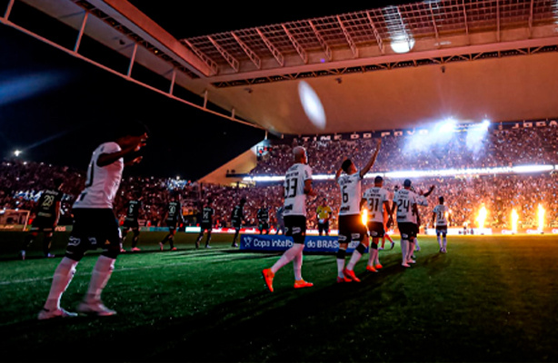 Corinthians goleia o Santos em noite inesquecvel em Itaquera | Ingressos contra o Boca
