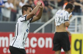 Em cobrana de falta perfeita, Jadson faz um golao na Arena Corinthians