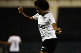 Yaya comemorando gol marcado pelo Corinthians no ltimo jogo das Brabas na Fazendinha