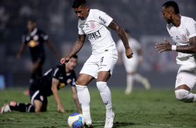 Paulinho em campo durante jogo do Corinthians contra o RB Bragantino