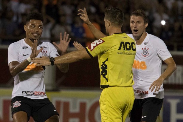Jnior Urso e Henrique foram titulares incontestveis do Corinthians no primeiro semestre de 2019