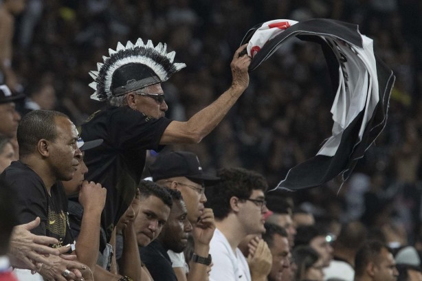 Torcida do Corinthians durante jogo mais recente contra o Botafogo