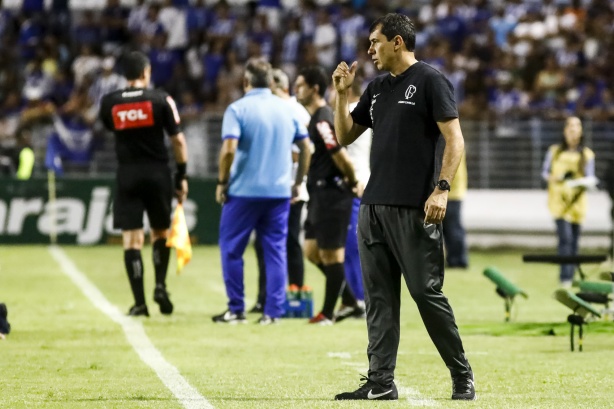 Corinthians teve atuao muito contestada contra o CSA