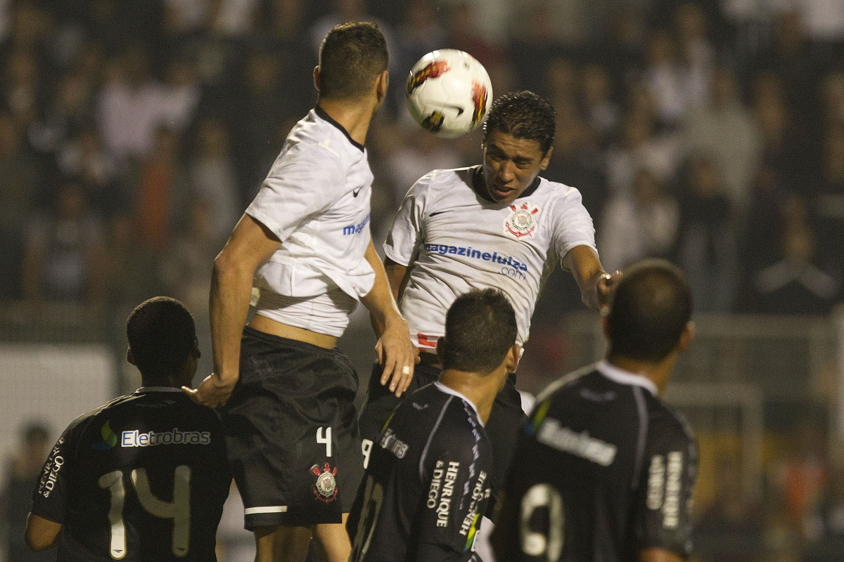 Paulinho fez o gol que eliminou o Vasco da Libertadores em 2012