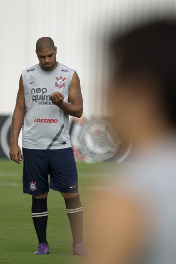 Adriano que volta ao time amanh� como titular durante o treino desta tarde no CT Joaquim Grava, no Parque Ecol�gico do Tiete. O pr�ximo jogo da equipe ser� amanh�, s�bado, dia 18/02, contra o S�o Caetano, est�dio Anacleto Campanella, pela 8� rodada do Campeonato Paulista 2012