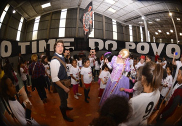 Corinthians recebe menores carentes para a festa do dia das crian�as no gin�sio Bernard�o no Parque S�o Jorge. 07 de Outubro de 2013, S�o Paulo, S�o Paulo, Brasil