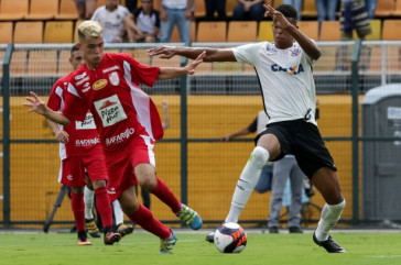 Carlinhos em a��o pela final da Copa S�o Paulo de futebol Jr