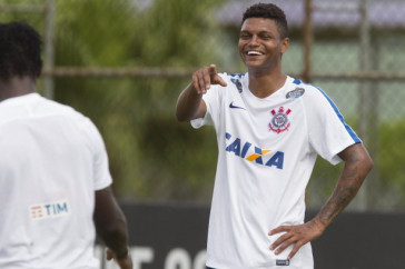 Pedro Paulo no treino do Corinthians no CT Joaquim Grava