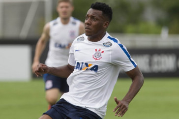 Mois�s no treino do Corinthians no CT Joaquim Grava