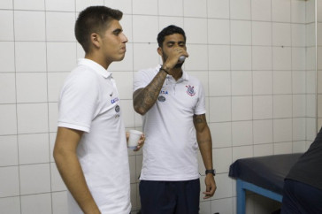 Vilson e Diego no vesti�rio antes da estreia pela Copa do Brasil