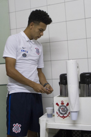 Marquinho Gabriel no vesti�rio antes da estreia pela Copa do Brasil