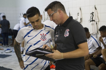 Osmar Loss e Gabriel no vesti�rio antes da estreia pela Copa do Brasil