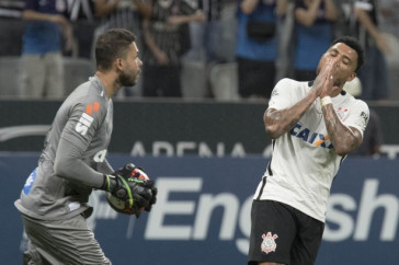 Kazim lamenta oportunidade perdida diante do Santos pelo Paulist�o