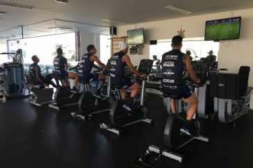 Jogadores que atuaram contra o Santos fizeram trabalho na academia do CT