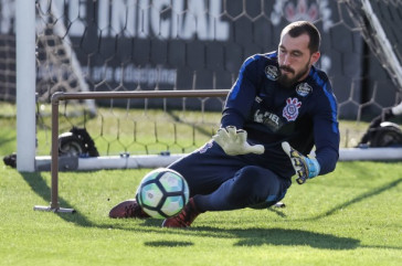 Walter treinou normalmente ap�s ter o nome envolvido em negocia��o com o S�o Paulo
