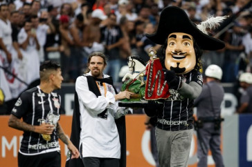 O Mosqueteiro presente na comemora��o do hepta