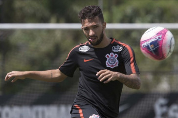 Clayson deve come�ar como titular contra o Palmeiras no pr�ximo s�bado