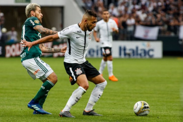 Maycon durante a primeira final contra o Palmeiras, na Arena Corinthians