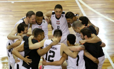 Corinthians fez sua t�o esperada estreia no NBB