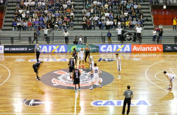 Corinthians fez sua t�o esperada estreia no NBB; mas foi superado e saiu com derrota