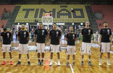 Corinthians fez sua t�o esperada estreia no NBB; mas foi superado e saiu com derrota