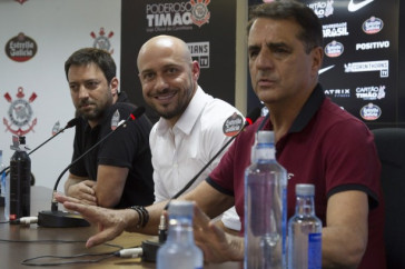 Coletiva Sa�da do Alessandro