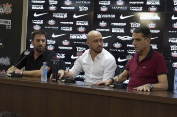 Coletiva Sa�da do Alessandro