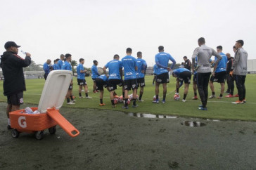 Jogadores treinam pelo terceiro dia ap�s reapresenta��o no CT Joaquim Grava