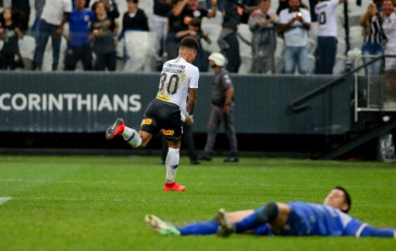 J�nior Urso marcou o terceiro gol do Tim�o contra o Avenida, pela Copa do Brasil