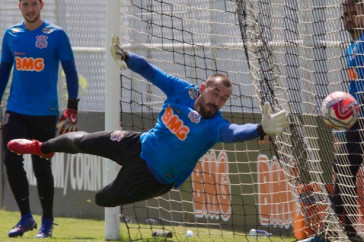 Walter em treinamento no CT Joaquim Grava, nesta sexta-feira