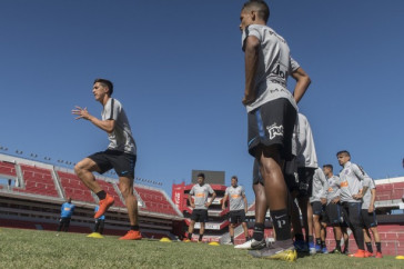 Jogadores se preparam para duelo contra o Racing, v�lido pela Copa Sul-Americana