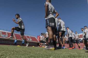 Corinthians continua prepara��o para jogo contra o Racing; treino foi na Argentina