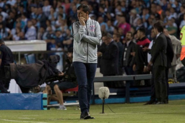 F�bio Carille comandou a classifica��o sobre o Racing, pela Sul-Americana