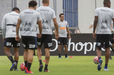 Elenco corinthiano treina para duelo contra o S�o Bento
