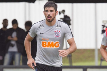 M�ndez no treino desta sexta-feira no CT Joaquim Grava