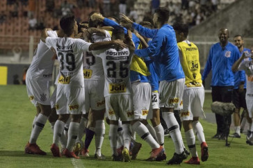 Jogadores comemoram o gol de Danilo Avelar contra o Ituano, pelo Paulist�o 2019