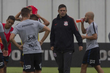 Cuca durante o treinamento desta quinta-feira no CT