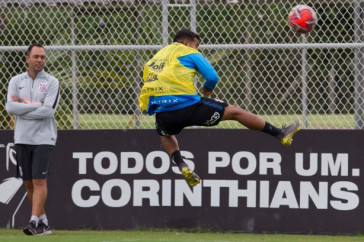 Tim�o segue se preparando para jogo contra a Ferrovi�ria