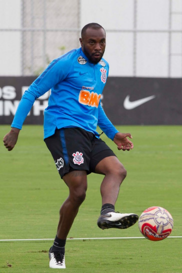 Manoel durante o treino de hoje no CT Joaquim Grava