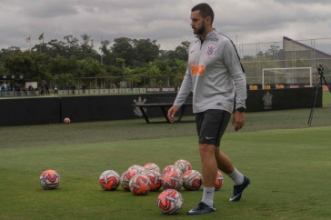 Elenco corinthiano se prepara para jogo contra a Ferrovi�ria