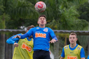 Tim�o segue se preparando para duelo contra a Ferrovi�ria