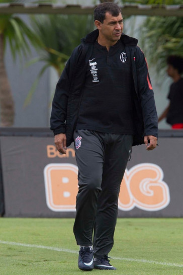 F�bio Carille durante o treinamento de hoje no CT Joaquim Grava